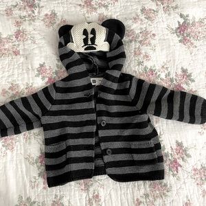 DISNEY BABY GAP KNIT BUTTON UP SWEATER WITH HOODIE (6-12m)